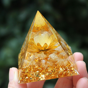 <b>Crystal</b> <b>Chip</b> Pyramid Resin Epoxy Craft Desktop Ornament Floral Design Home Decoration Artistic Gift - Product Image 2
