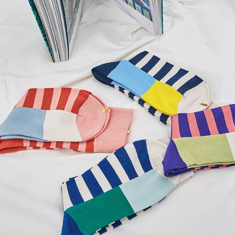 Breathable Unisex Korean Warm Girl Des Chaussettes Wholesale Color Striped Cotton Socks Fashion Cute