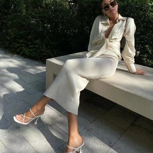 Boccetta di Profumo in Vetro a Forma di Scarpa con Tacco Alto, Modello Fashion 2026, Sandalo con Tacco a Spillo e Punta Quadrata, Novità Scarpe da Donna - Product Image 2