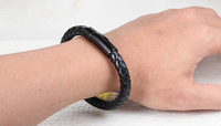 Bijoux de créateur Bracelet en cuir véritable pour homme et femme Bracelets en cuir noir entrelacés avec fermoir en acier inoxydable brossé