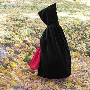MONDON Factory OEM personalizzato Cosplay <span class=keywords><strong>mantello</strong></span> con cappuccio lungo velluto <span class=keywords><strong>mantello</strong></span> vampiro Costume di Halloween vestito da strega costumi Cosplay - Product Image 4
