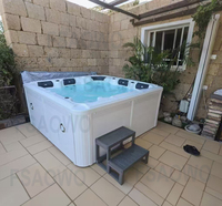 Bain à remous blanc pour 5 personnes avec piscine de massage, spa extérieur avec chauffage