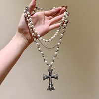 Collier long tendance punk multicouche avec pendentif croix en perles de haute qualité, chaîne de clavicule de designer