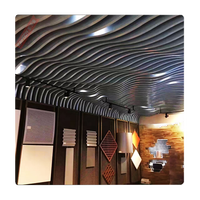Moderno 3D Pop Shop Mall Hall Techo de perfil de aluminio ignífugo Tira Deflector Panel lineal Arco Forma de onda Techo falso de metal