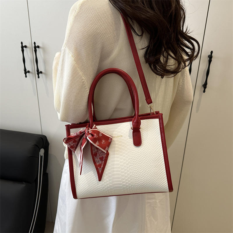 โกลเด้น