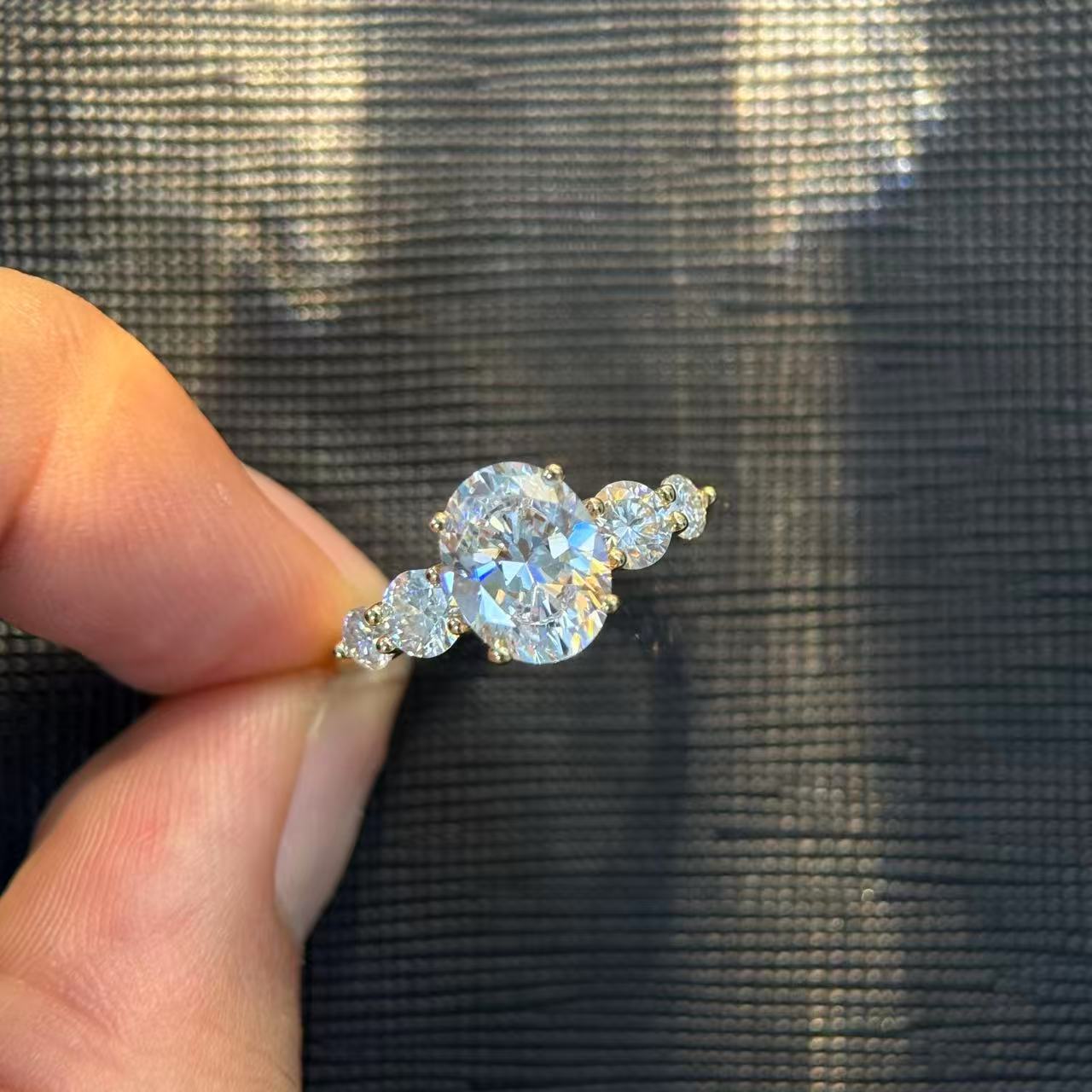 Anello in Moissanite 3CT stile 6