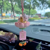 Gantungan Mobil Resin Bentuk Babi Bergaya Kartun yang Kreatif dan Lucu, Hiasan Mobil yang Menyelamatkan, Ornamen Hadiah untuk Kaca Spion