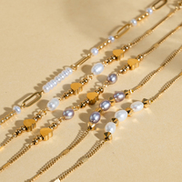 Ensemble de bracelets élégants avec pendentif cœur et perles d'eau douce, bracelets vintage superposés en perles dorées pour femmes, accessoires de mode pour femmes