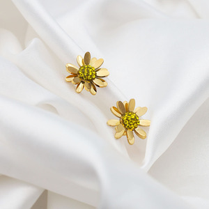 Daisy Stud Earrings Gold Flower Shape Titanium Steel Inlay Claw Setting For Women Gift Fashion Jewelry - Product Image 3