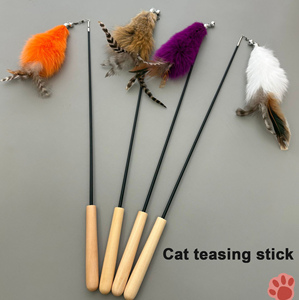 Varita de Lujo para Gatos con Forma de Zorro de Piel de Conejo Auténtica, con Campana y Lazo, Mango de Madera Natural, Interactiva para Entretener y Entrenar - Product Image 5
