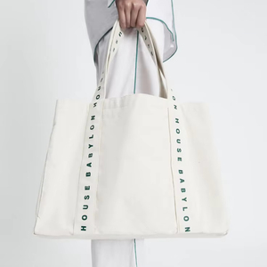 Grand logo personnalisé pour sac cabas en toile rose avec poignée en sangle brodée Sac à provisions surdimensionné avec motif de lettres - Product Image 1