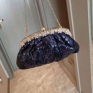 กระเป๋าคลัทช์งานปาร์ตี้หรูหรา ประดับลูกปัดวิบวับ สำหรับงานพรอม งานแต่งงาน  ลดราคาพิเศษ รับสั่งทำตามแบบ - Product Image 1