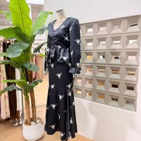 Nouvel ensemble robe style rétro automne pour femme : haut à col en V et manches longues amincissant la taille, et jupe queue de poisson