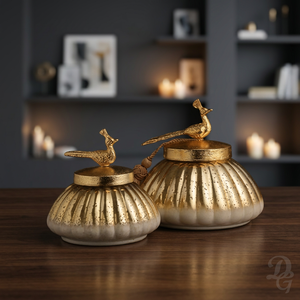 Tarro de metal dorado vintage con tapa de pájaro y borla, contenedor decorativo redondo de diseño artesanal para almacenamiento de artículos diversos - Product Image 5