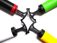 Pompe à main universelle pour ballons de sport, outil de gonflage portable pas cher avec aiguilles supplémentaires pour les grossistes en articles de sport - Offre spéciale