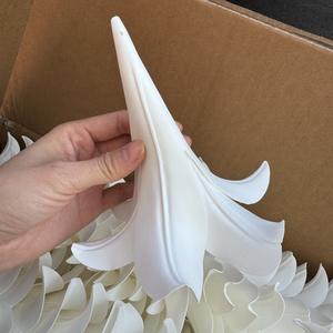 ดอกลิลลี่ทำมือติดเพดาน ดอกไม้พลาสติก EVA รูปทรงแตร ดอกลิลลี่คริสตัล ดูราตูร์ สำหรับงานแต่งงาน วันแม่ งานรับปริญญา - Product Image 3