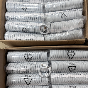 Venta al por mayor Cable <span class=keywords><strong>USB</strong></span> a C Cable <span class=keywords><strong>USB</strong></span> C 15 14 13 12 <span class=keywords><strong>11</strong></span> XS XR 8 7 Cargador rápido <span class=keywords><strong>USB</strong></span> C para iPhone Cable de carga de datos - Product Image 6