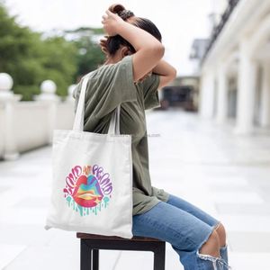DLBZ Vente en gros Sac en toile personnalisé motif arc-en-ciel Lèvres Jour de la fierté, réutilisable et facile à transporter, pour le shopping - Product Image 5