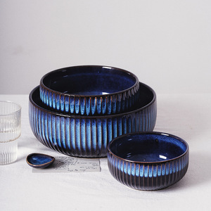 Tazón Grande Retro Azul Marino para Sopa y Plato para Sashimi, Cerámica Hecha a Mano con Diseño de Plantas - Product Image 3