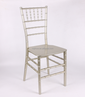 Chaise Chiavari en or blanc avec coussin, vente en gros, idéale pour mariages, événements, banquets, fêtes et hôtels
