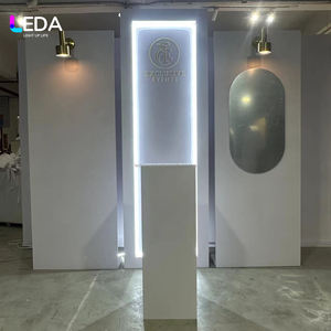 Nuevo Diseño LEDA, Soporte de Fondo Luminoso Acrílico Blanco Extraíble para Decoración de Entrada de Eventos y Fiestas de Boda - Product Image 1