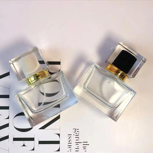 Elegante Dispensador de Perfume de Vidrio Cuadrado de 30ml/50ml, Estilo Lujoso, con Pulverizador, Varias Tapas, Impresión Serigráfica, Embalaje - Product Image 3