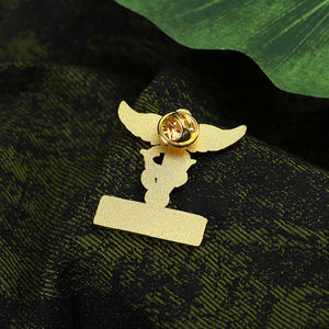 Bán Buôn Cá Nhân Kim Loại Pins <span class=keywords><strong>3D</strong></span> Vàng Pet Y Tế Công Ty Logo Tên Hat Phù Hiệu Men <span class=keywords><strong>Pin</strong></span> Ve Áo Pins Tùy Chỉnh Cho Phù Hợp Với Nam Giới - Product Image 4