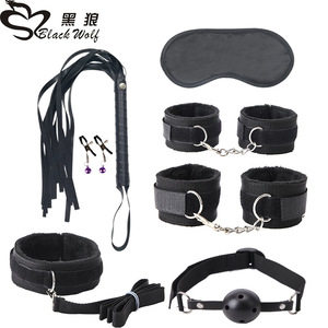 ชุดอุปกรณ์เล่นบทบาทสมมติ Black Wolf SM 7 ชิ้น พร้อมผ้าปิดตา ข้อมือ ปลอกคอ และแส้ สำหรับการฝึกอบรมเพื่อความเหนือชั้น - Product Image 1