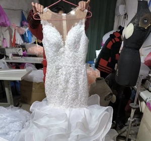 Nuovo Design 2025 Abito da <span class=keywords><strong>Sposa</strong></span> da Donna in Pizzo Bianco con Maniche Bordate Personalizzabile con Perle Schiena Scoperta di Lusso a <span class=keywords><strong>Sirena</strong></span> per Signora - Product Image 4