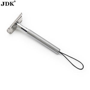 Maquinilla <span class=keywords><strong>de</strong></span> <span class=keywords><strong>afeitar</strong></span> <span class=keywords><strong>de</strong></span> seguridad <span class=keywords><strong>de</strong></span> doble filo con logotipo personalizado y mango <span class=keywords><strong>de</strong></span> textura plateada negra mate profesional para hombres precio <span class=keywords><strong>de</strong></span> fábrica - Product Image 6