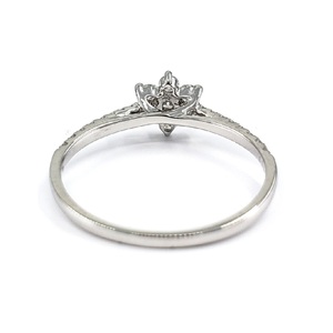 Bague de fiançailles et de mariage classique en or blanc massif 18 carats, sertie de diamants ronds en grappe, design romantique sur mesure pour femme - Product Image 3