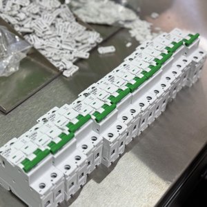 Mday MJC-63DC DC MCB 1/2/3/4P 63A 80A 100A 125A 6kA Đường Sắt Gắn Năng Lượng Mặt Trời Thu Nhỏ Ngắt Mạch - Product Image 4