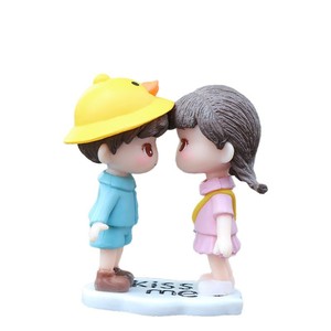 Cute Kissing Couple Dolls Car Decoration Cartoon PVC Figurine For Car Interior Decorate With <strong>Balloons</strong> - Product Image 3
