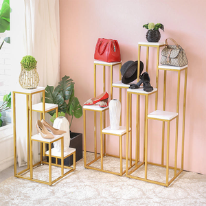 Présentoir métallique portable pour chaussures et sacs – Idéal pour vitrine de boutique de mode – Présentoirs sur pied pour la décoration - Product Image 3