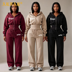 Ensemble de survêtement deux pièces personnalisé pour <span class=keywords><strong>femme</strong></span> en mélange de coton épais, avec sweat à capuche zippé à taille cintrée et pantalon large - Product Image 1