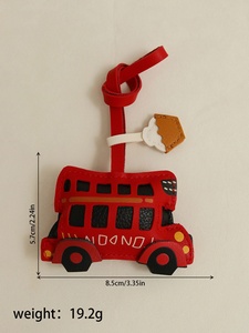 Diseño Creativo 2026 Accesorios de Moda para Mujer Regalos de Verano Decorativos Encantador Colgante de PU Suave con Diseño de Autobús Rojo de Londres - Product Image 6