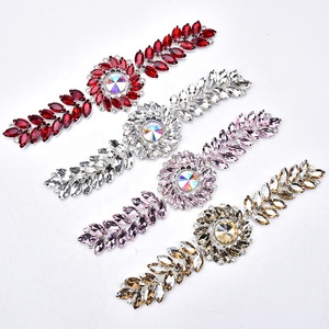 Fantasia Strass fiore Applique in vetro cucire su Marquise tondeggiante toppe di cristallo di Strass per la decorazione della fascia <span class=keywords><strong>da</strong></span> sposa - Product Image 1