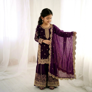 Robe Anarkali Traditionnelle Brodé Violet pour Filles, Coupe Ample Longueur Cheville, Style Indien et Pakistanais, Idéale pour Mariages - Product Image 1
