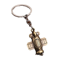 Porte-clés mousqueton 3D en alliage, modèle d'avion rétro créatif, léger, mignon et tendance, cadeau promotionnel personnalisé OEM