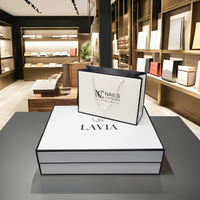 Boîte cadeau de luxe en papier blanc avec logo personnalisé de 2mm de carton ondulé emballage de sous-vêtements pour écharpe chaussettes fourrure pour vêtements