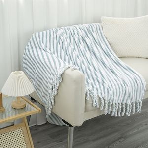Manta de Franela Azul Suave, Acogedora y Afelpada con Flecos y Borlas, para Sofá, Manta de Cama Ligera, Cálida y Cómoda, a Rayas - Product Image 3