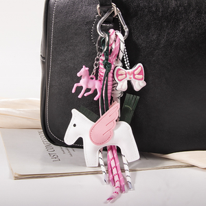 Nuevo Llavero de Piel Sintética Serie MIU con Diseño de Pony y Pegaso, Colgante de Caballo con Lazo y Cuerda Trenzada, Sensación Premium, para Colgar en Bolsos - Product Image 4