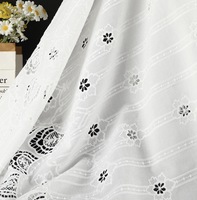 Tissu en dentelle florale respirant et hydrosoluble 100% coton pour vêtements ou robe hawaïenne, tissu en dentelle brodée