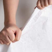 Tissu non tissé Hypak respirant et imperméable pour la fabrication d'étiquettes de produits, de bracelets et de numéros d'identification pour diverses situations
