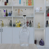 Botol Kaca Silinder Premium 6000ml Kapasitas Besar Bebas Timbal untuk Kemasan Brandy Whiskey Wine dengan Ukiran Dekal dan Sumbat Gabus