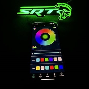 Emblema de Parrilla Iluminado Srt Hellcat RGBw Serie Flow con Control Bluetooth Compatible con Charger <span class=keywords><strong>Challenger</strong></span> - Product Image 5