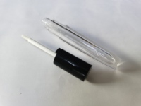 Contenants de brillant à lèvres de forme ronde de 4ml de haute qualité Tubes en plastique de couleur d'injection OEM pour cosmétiques et stockage de liquide