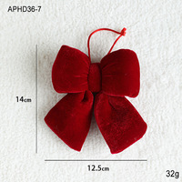 Grands nœuds rouges de Noël pour décorations de clôture, escaliers, garde-corps, cheminée et sapin de Noël