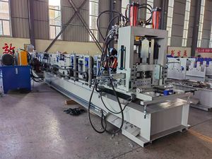 全自動高速ロールフォーミングPURストリップマシン（カスタマイズされたロールフォーミングシステム搭載） - Product Image 3