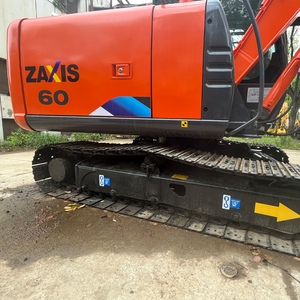 Mini-excavatrice Hitachi ZX60 fabriquée au Japon, godet de terrassement couleur orange, poids opérationnel 5960 kg, capacité du godet 0,24 m³, occasion - Product Image 2